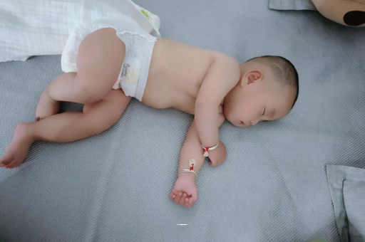 克孜勒苏柯尔克孜宝宝积食发烧怎么处理